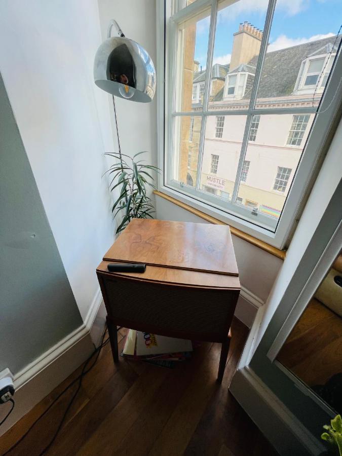 Charming 2-Bedroom Apartment Located In Ayr Bagian luar foto