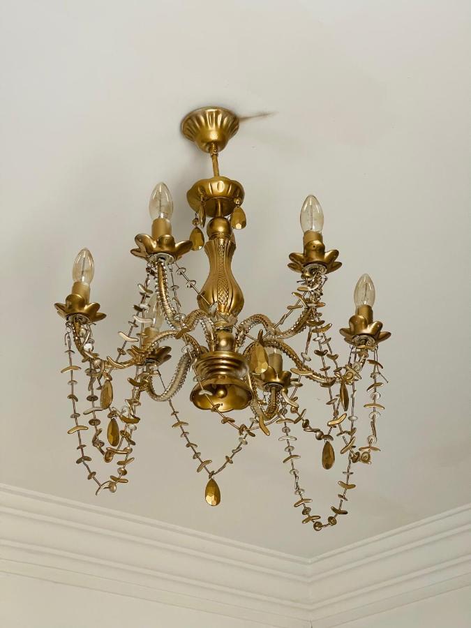 Charming 2-Bedroom Apartment Located In Ayr Bagian luar foto