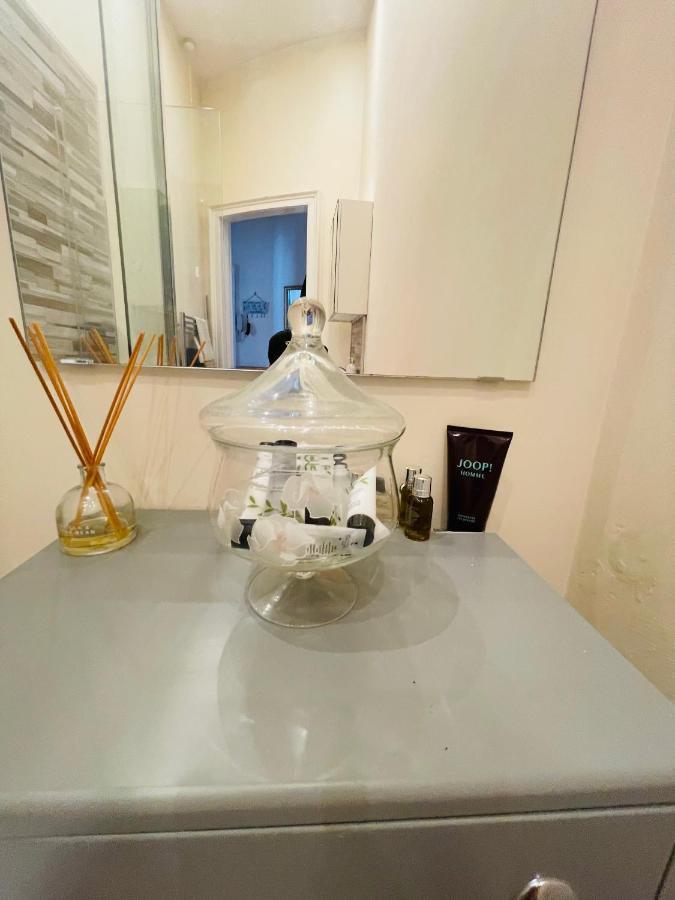 Charming 2-Bedroom Apartment Located In Ayr Bagian luar foto