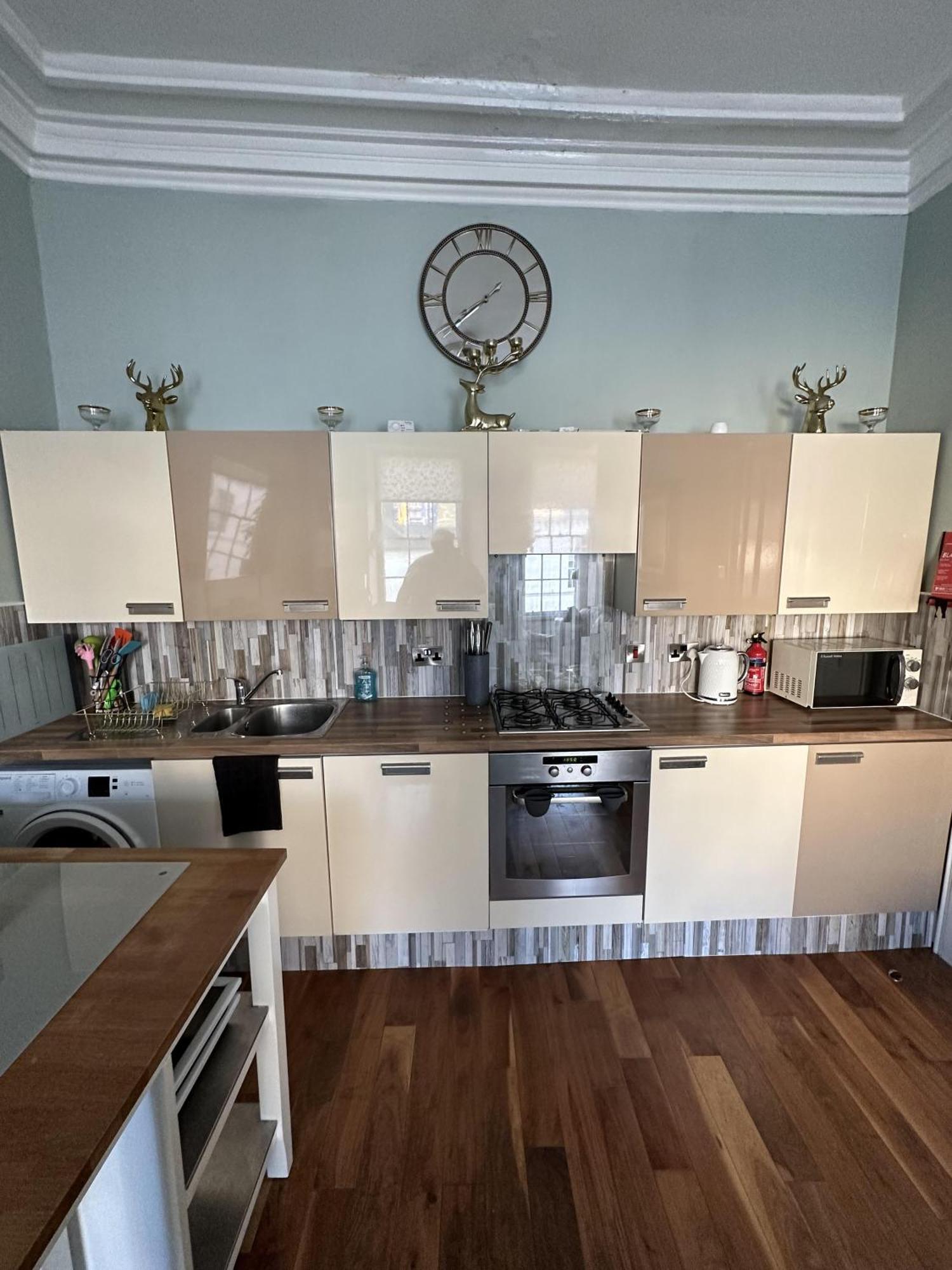 Charming 2-Bedroom Apartment Located In Ayr Bagian luar foto