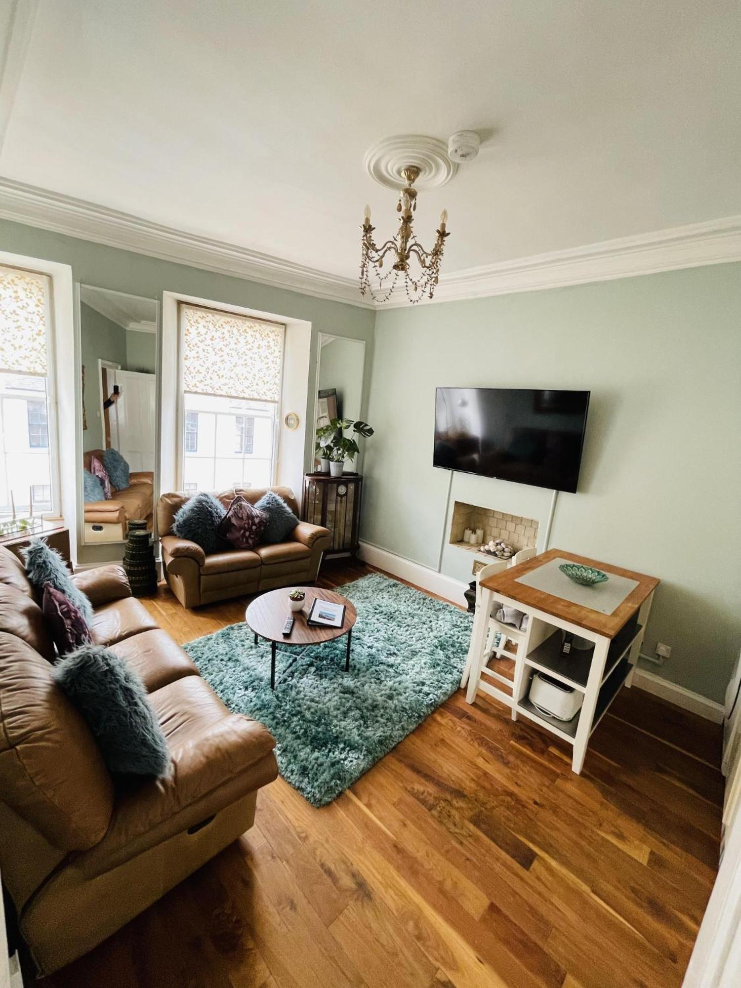 Charming 2-Bedroom Apartment Located In Ayr Bagian luar foto